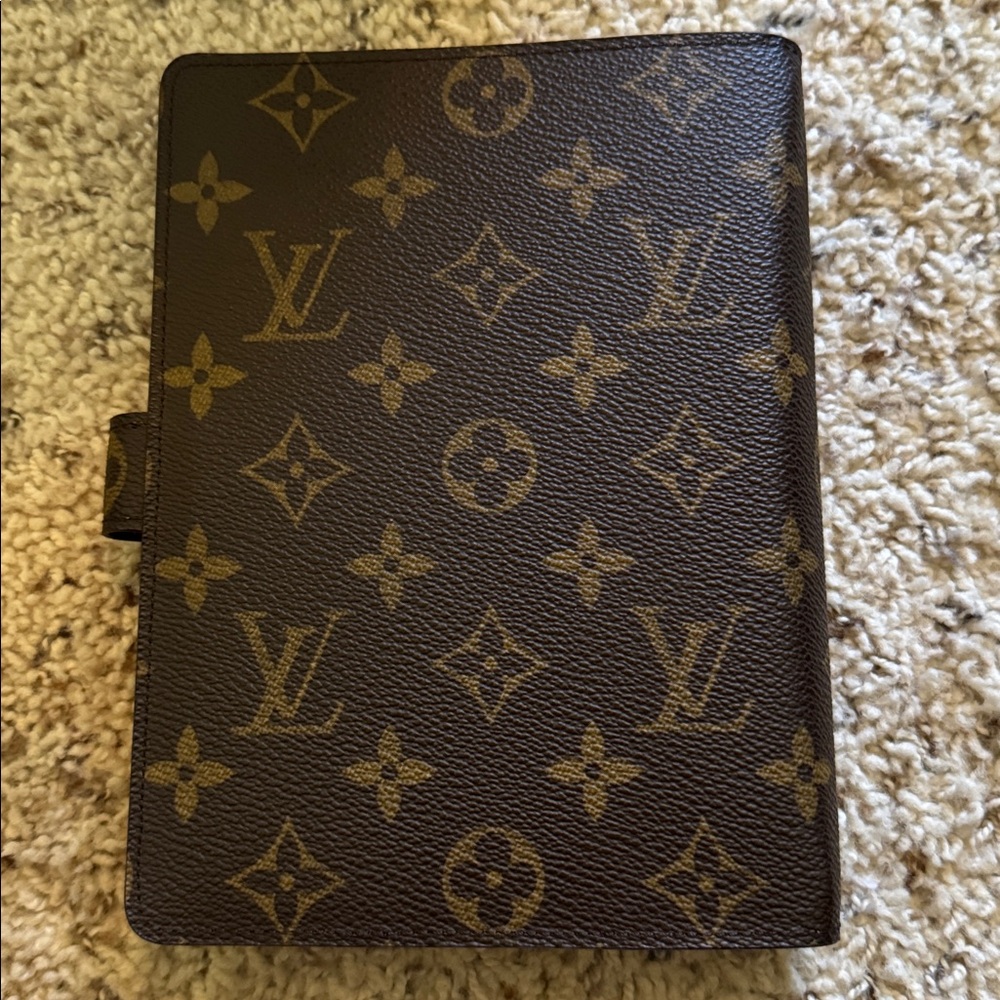 Louis Vuitton Brown Monogram MM Agenda - Picture 2 of 16